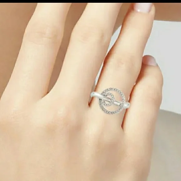 Diamond Ring 14k white gold in a beautiful setting! BrAND NEW WiTHOUT TAG